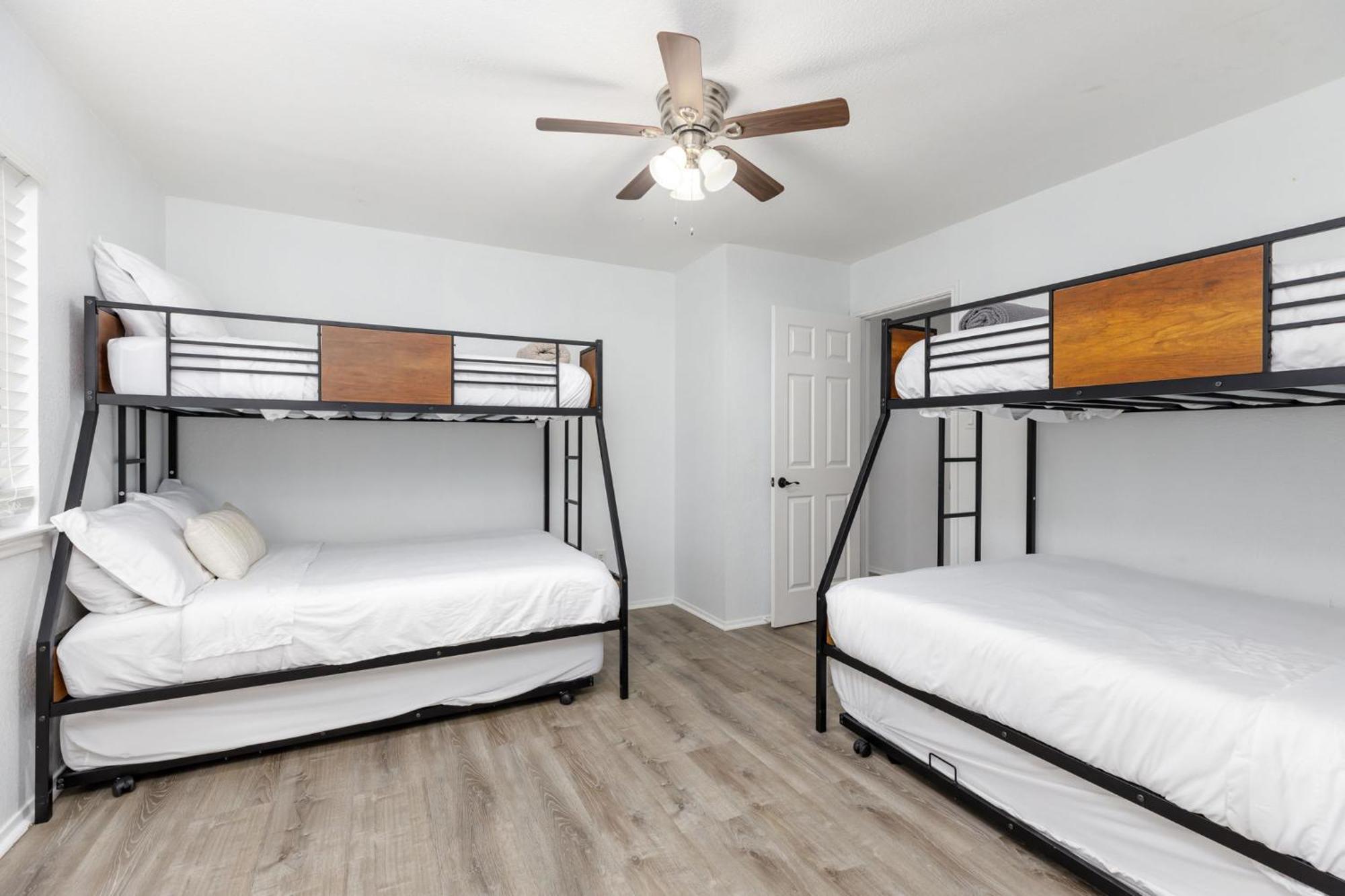 Timeless-Texas-Inn - Heated Pool Oasis & Lux Vibe Раунд Рок Екстериор снимка