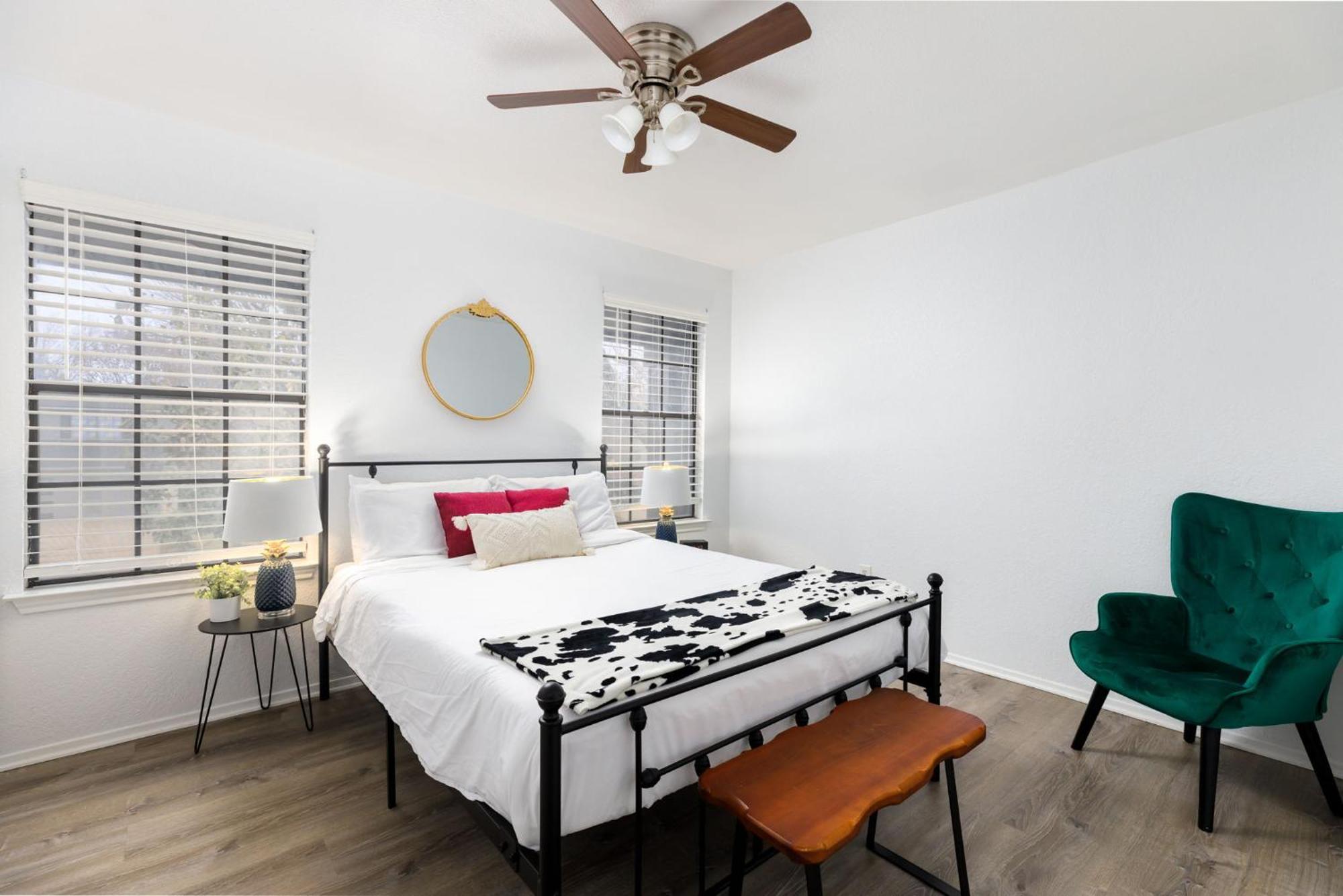 Timeless-Texas-Inn - Heated Pool Oasis & Lux Vibe Раунд Рок Екстериор снимка