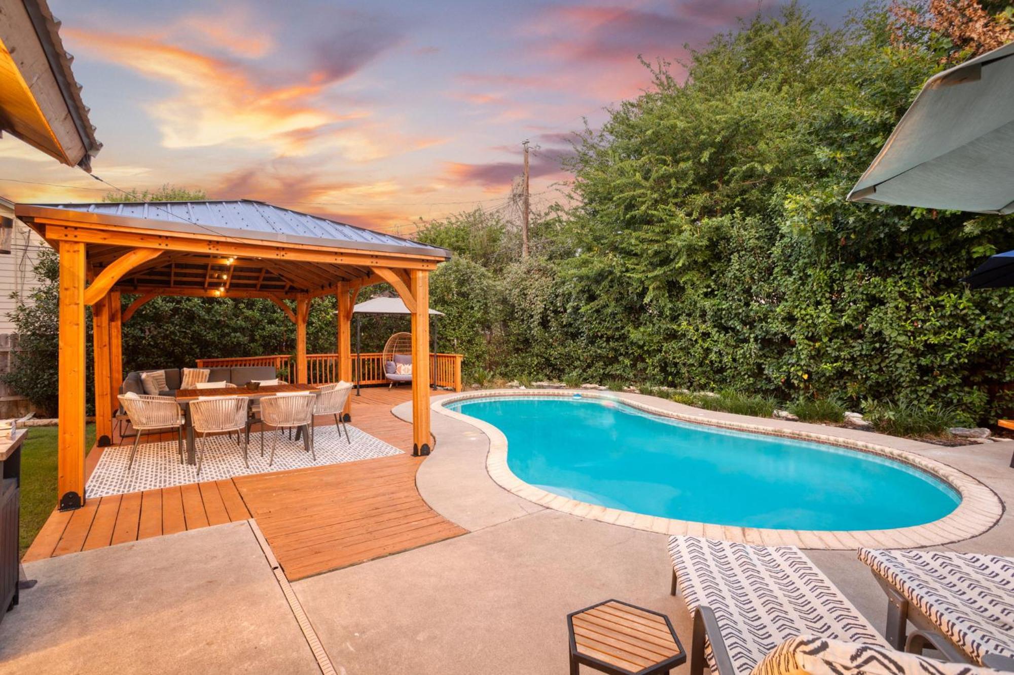 Timeless-Texas-Inn - Heated Pool Oasis & Lux Vibe Раунд Рок Екстериор снимка